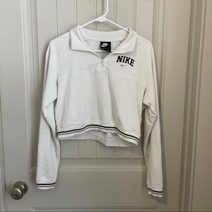 NIKE CROP SWEATSHIRT